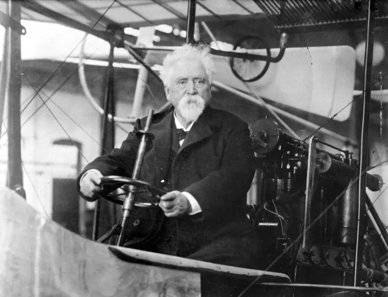 Step Into History Digital Edition: Sir Hiram Maxim